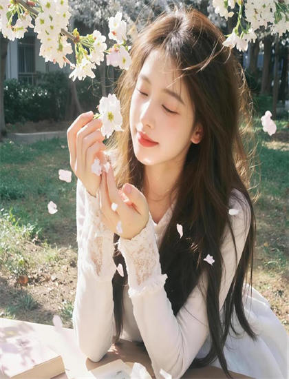 动画片经典Bloomin’咲村良子制作内幕：社会的现实反映与批判思考 了解优秀作品的创作秘密